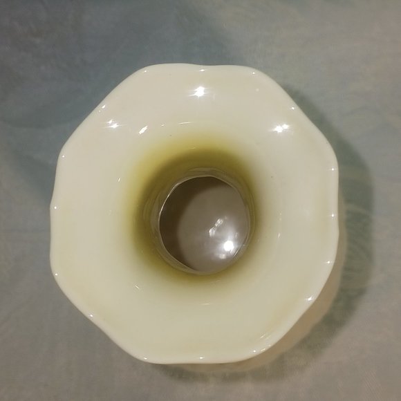 Beautiful Vintage Irish Belleek Porcelain Vase - Picture 4 of 5